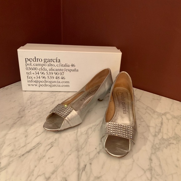 Pedro Garcia Open-Toe Pumps - Picture 3 of 6